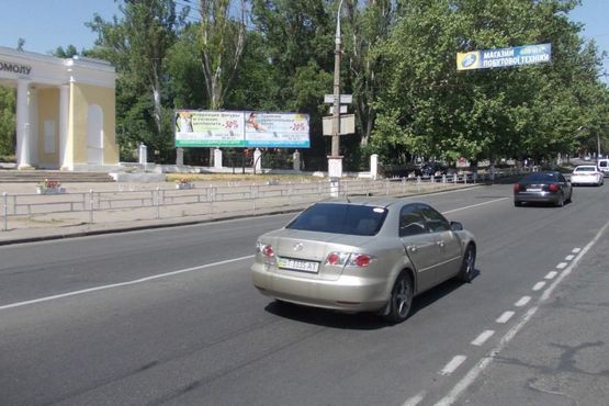 Фото рекламної площини за адресою Парк Славы левый Фото рекламної площини за адресою Парк Славы левый