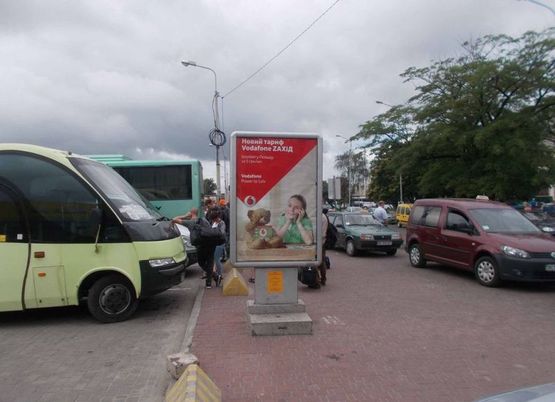 Фото рекламной плоскости по адресу пл Двірцева
