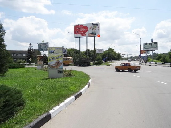Фото рекламної площини за адресою Гагаріна вул. - Галицький шлях вул. - Хотинська вул. з моста Фото рекламної площини за адресою Гагаріна вул. - Галицький шлях вул. - Хотинська вул. з моста