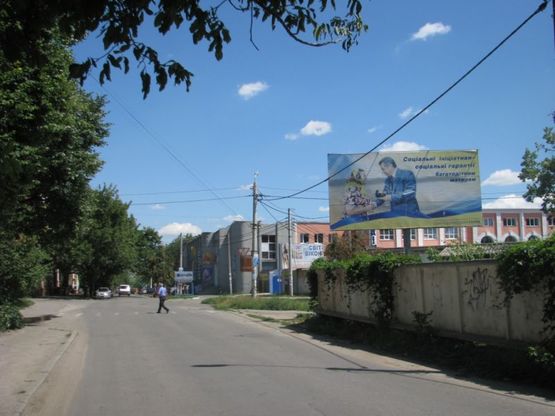 Фото рекламной плоскости по адресу вул. Шевченка, 37, навпроти міської поліклініки сторона Б