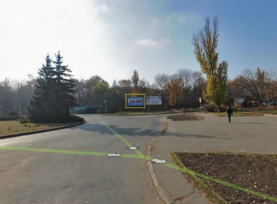 Фото рекламної площини за адресою пл.Перемоги, поміж вул.Київською и вул.Комарова,  (зліва від танка), ЛІВИЙ, сторона А