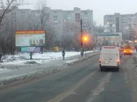 Фото рекламной плоскости по адресу (вул.Жовтневої революції) вул. Незалежності,  24а, (Осташівська гребля), ЛІВИЙ, сторона Б