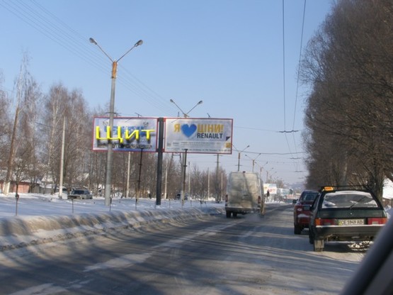 Фото рекламної площини за адресою вул. Калинівська, розділова смуга, від ринку лівий Фото рекламної площини за адресою вул. Калинівська, розділова смуга, від ринку лівий