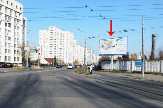 Фото рекламной плоскости по адресу Народного Ополчения ул., на светофоре, из аэропорта "Жуляны"