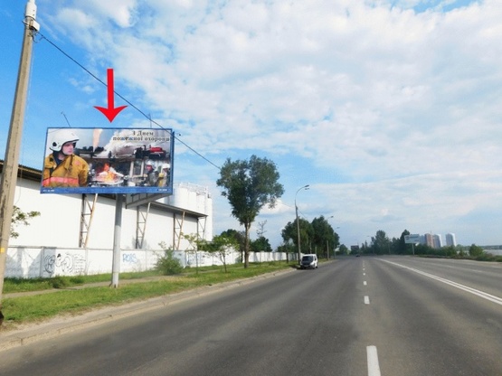 Фото рекламної площини за адресою Днепровская набережная, 360 м от ж/д моста