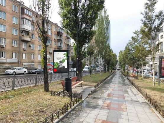 Фото рекламной плоскости по адресу Леси Украинки бул. 6, бульварная часть