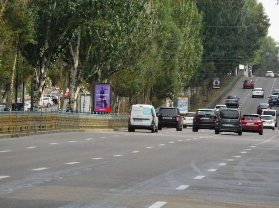 Фото рекламної площини за адресою Леси Украинки бул. 20, бульварная часть