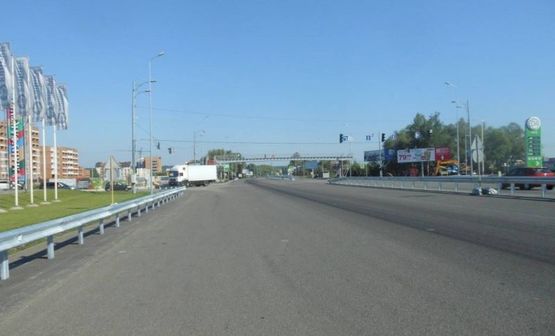 Фото рекламной плоскости по адресу Дніпровське шосе, поворот на с. Ходосеевка, напротив ТРЦ "Мегамаркет в Ходосіївці", "Киев-Обухов", км 23+650 лево