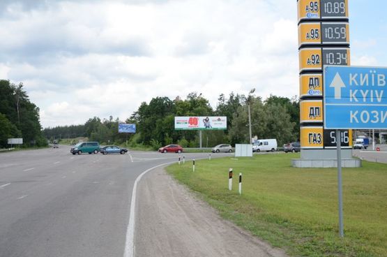 Фото рекламної площини за адресою Новообухівська траса На розвилці доріг Н-01 Київ-Знам'янка та Р-01 Київ-Обухів, біля АЗС "БРСМ"; 39+000 ліво