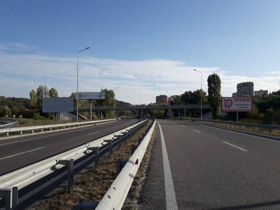 Фото рекламної площини за адресою км. 43+400 праворуч(Н-01 Київ-Знамянка), на розвязці, в'їзд в м.Обухів із Києва