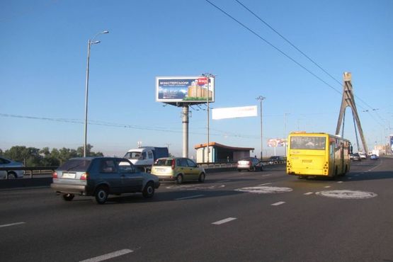 Фото рекламної площини за адресою Шухевича Романа просп. (Генерала Ватутіна просп.),  Московський міст: урочище Запісоччя (в напр. ст.метро "Петрівка")