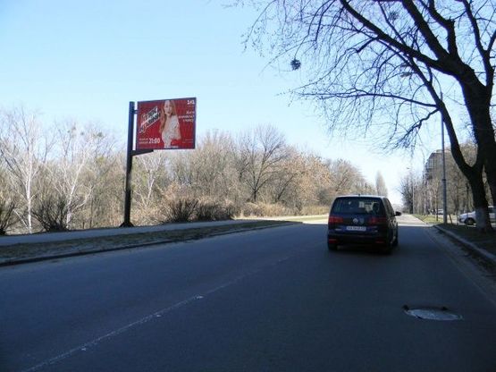 Фото рекламної площини за адресою Уманская ул., 47 - 200 м. от Чоколовского бул.