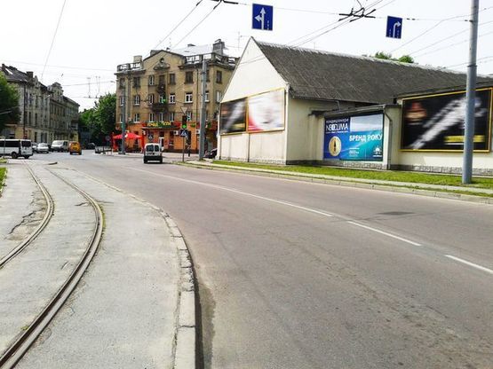 Фото рекламной плоскости по адресу Городоцкая ул., 126 (Ощадбанк, Райффайзен)