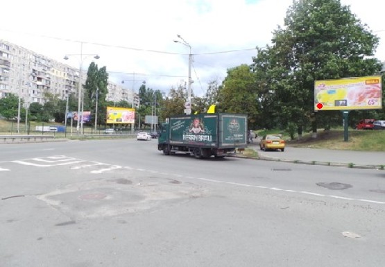 Фото рекламної площини за адресою 50-летия Октября (Курбаса Л.) пр., 15