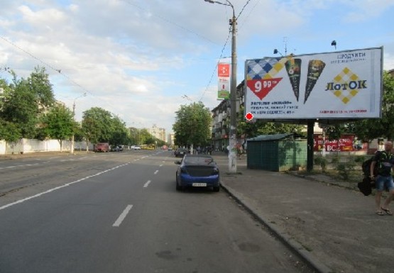 Фото рекламної площини за адресою Ялтинская ул., 6