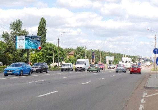 Фото рекламної площини за адресою Братиславская ул., 7 (напротив)