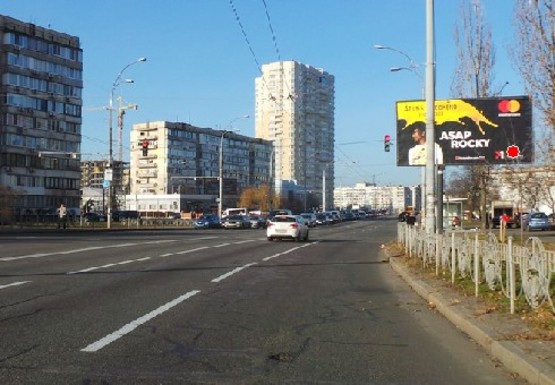 Фото рекламной плоскости по адресу Маршала Малиновского ул., 11