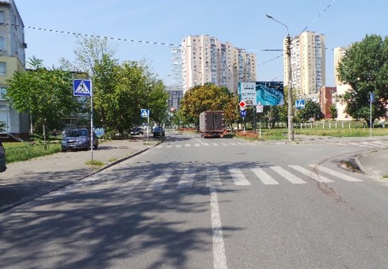 Фото рекламной плоскости по адресу Дарницкий б-р., 15