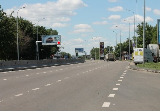 Фото рекламной плоскости по адресу Киевское шоссе, 100м. до ул. Химической