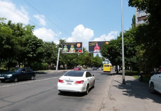 Фото рекламної площини за адресою Краснова ул., 11б напротив