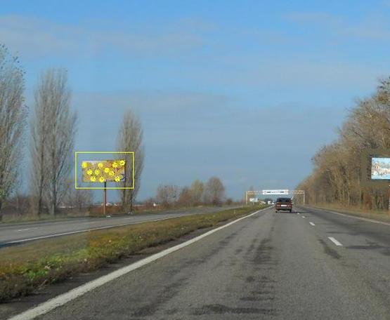 Фото рекламної площини за адресою траса М-05 Київ-Одеса, км 81+740 право