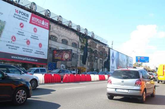 Фото рекламної площини за адресою Перемоги просп., 49/2