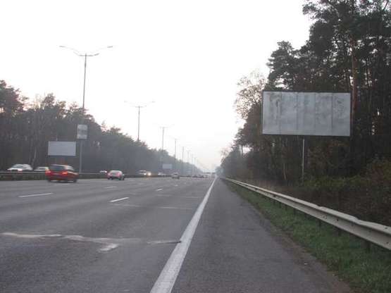 Фото рекламної площини за адресою Бориспільське шосе, 3,2 км до Києва (в напрямку Києва)