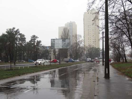 Фото рекламной плоскости по адресу Алішера Навої просп. - Воскресенська вул., на розподілювачі (в напрямку Перова)