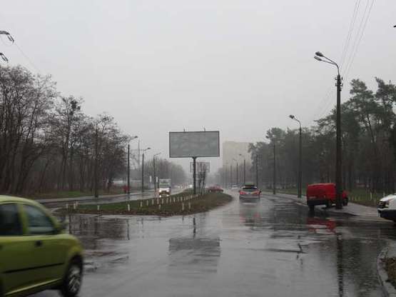 Фото рекламної площини за адресою Алішера Навої просп. - Воскресенська вул., на розподілювачі (в напрямку Миропільськой)