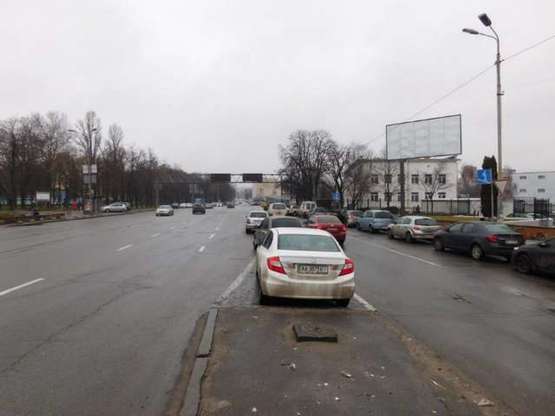 Фото рекламной плоскости по адресу Бандери Степана просп. (Московський просп.), 9