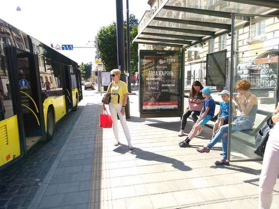 Фото рекламної площини за адресою Личаківська вул., 113