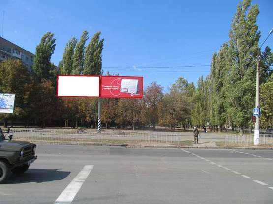 Фото рекламної площини за адресою Новозаводська вул. - Миру просп. (права) Фото рекламної площини за адресою Новозаводська вул. - Миру просп. (права)