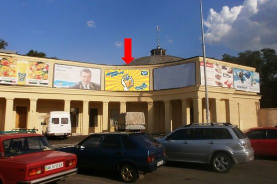 Фото рекламной плоскости по адресу Шмидта ул., 5, напротив центрального рынка, фасад Фото рекламной плоскости по адресу Шмидта ул., 5, напротив центрального рынка, фасад