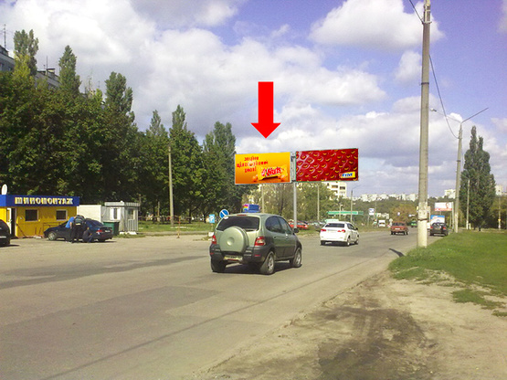 Фото рекламной плоскости по адресу Тракторостроителей пр., 79/42, разделитель, левый Фото рекламной плоскости по адресу Тракторостроителей пр., 79/42, разделитель, левый