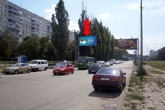 Фото рекламной плоскости по адресу Павлова ул., 148, ст. м. "Героев Труда", ТРЦ Компас, Фокстрот, рынок, в центр