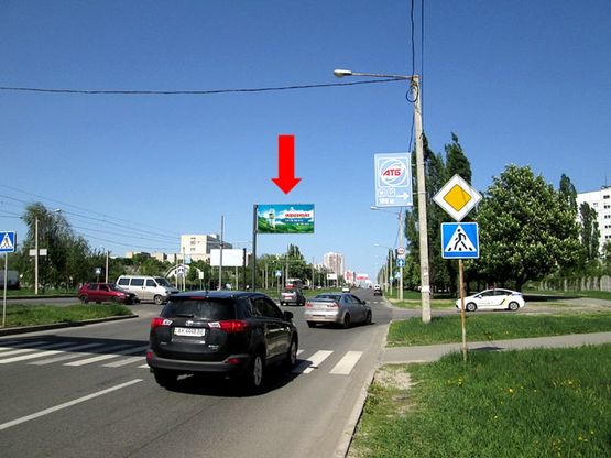 Фото рекламной плоскости по адресу Победы пр., 48, разделитель, в сторону Свободы пр.