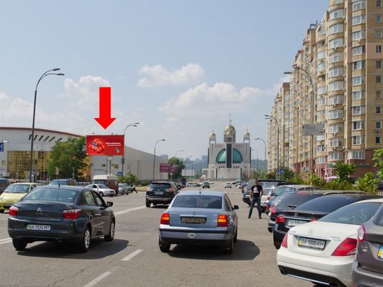 Фото рекламної площини за адресою Никольско-Слободская ул., 2В, от Шептицкого ул. (бывш. Луначарского ул.) к МВЦ