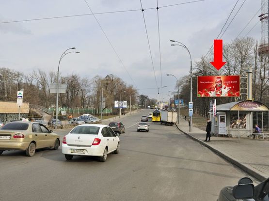 Фото рекламной плоскости по адресу Мельникова ул., ст. м. "Дорогожичи", в центр