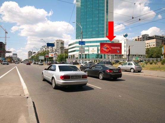 Фото рекламной плоскости по адресу Победы пр. / Черновола ул., из центра