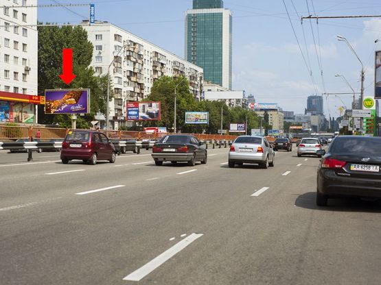 Фото рекламной плоскости по адресу Победы пр., 20, напротив "Интертоп", "Фокстрот", в центр