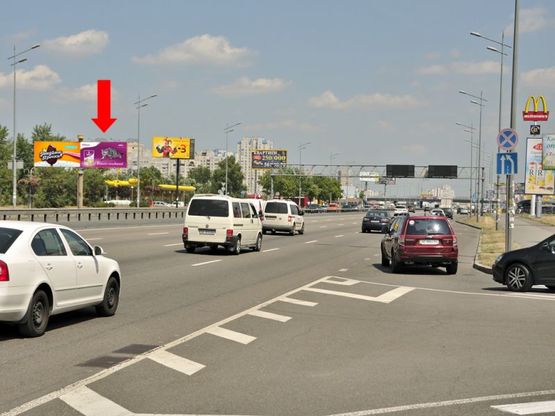 Фото рекламной плоскости по адресу Бажана пр., 100м от Гмыри ул., из центра, правый