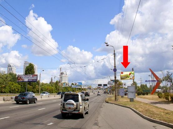 Фото рекламної площини за адресою Бандеры пр. (бывш. Московский пр.), напротив ТЦ "Метро", из центра