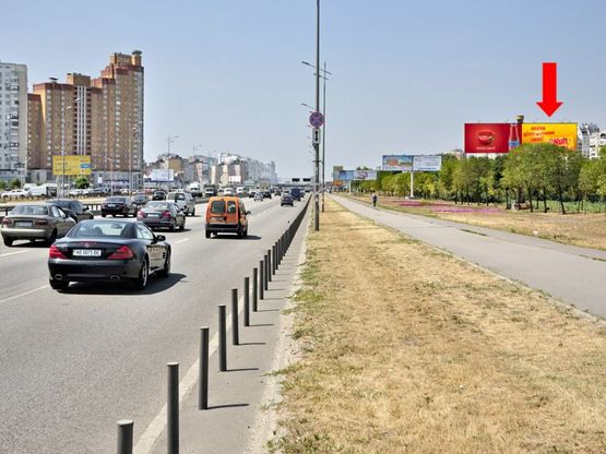 Фото рекламной плоскости по адресу Бажана пр., 26, в центр, правый