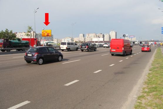 Фото рекламной плоскости по адресу Бажана пр., ст. м. "Позняки", перед АЗС "КЛО", из центра