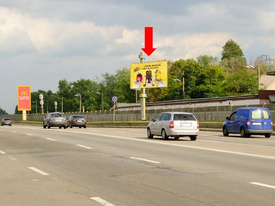 Фото рекламної площини за адресою Броварской пр., напротив "МакДональдс", из центра