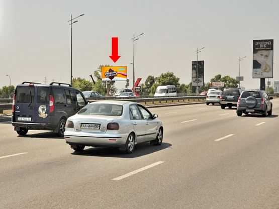 Фото рекламної площини за адресою Бажана пр., ст. м. "Славутич", в сторону моста Южного