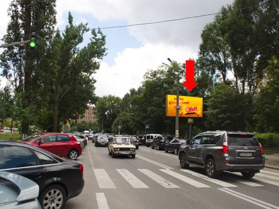 Фото рекламної площини за адресою Голосеевская ул., 12, в сторону Голосеевская пл.