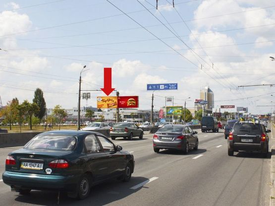 Фото рекламної площини за адресою Бандеры пр. (бывш. Московский пр.), напротив ТЦ "Метро", в центр, левый