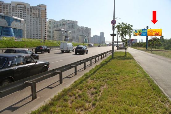 Фото рекламної площини за адресою Бажана пр. / Гмыри ул., 1-А, ст. м. "Позняки", в центр, правый