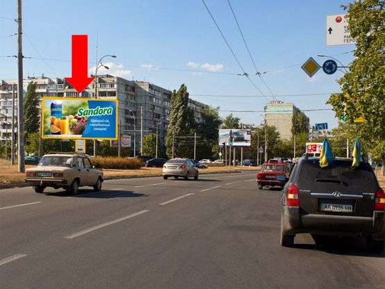 Фото рекламної площини за адресою Тимошенко ул. / Малиновского. ул., разделитель, в сторону ст. м. "Минская" Фото рекламної площини за адресою Тимошенко ул. / Малиновского. ул., разделитель, в сторону ст. м. "Минская"